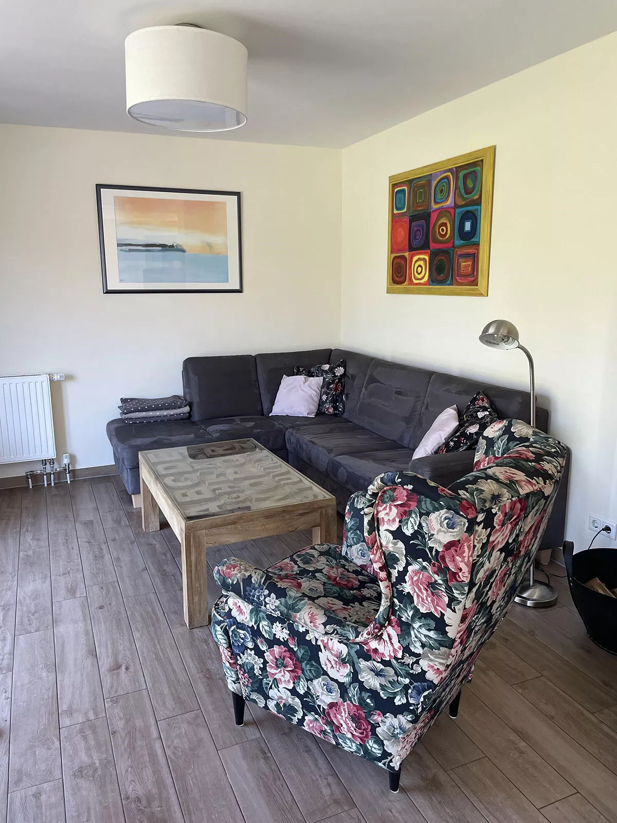 Ferienhaus Deichstern – gemütliche Couchecke im Wohnbereich, entspannen an der Nordsee Ferienhaus Deichstern – gemütliche Couchecke im Wohnbereich, entspannen an der Nordsee