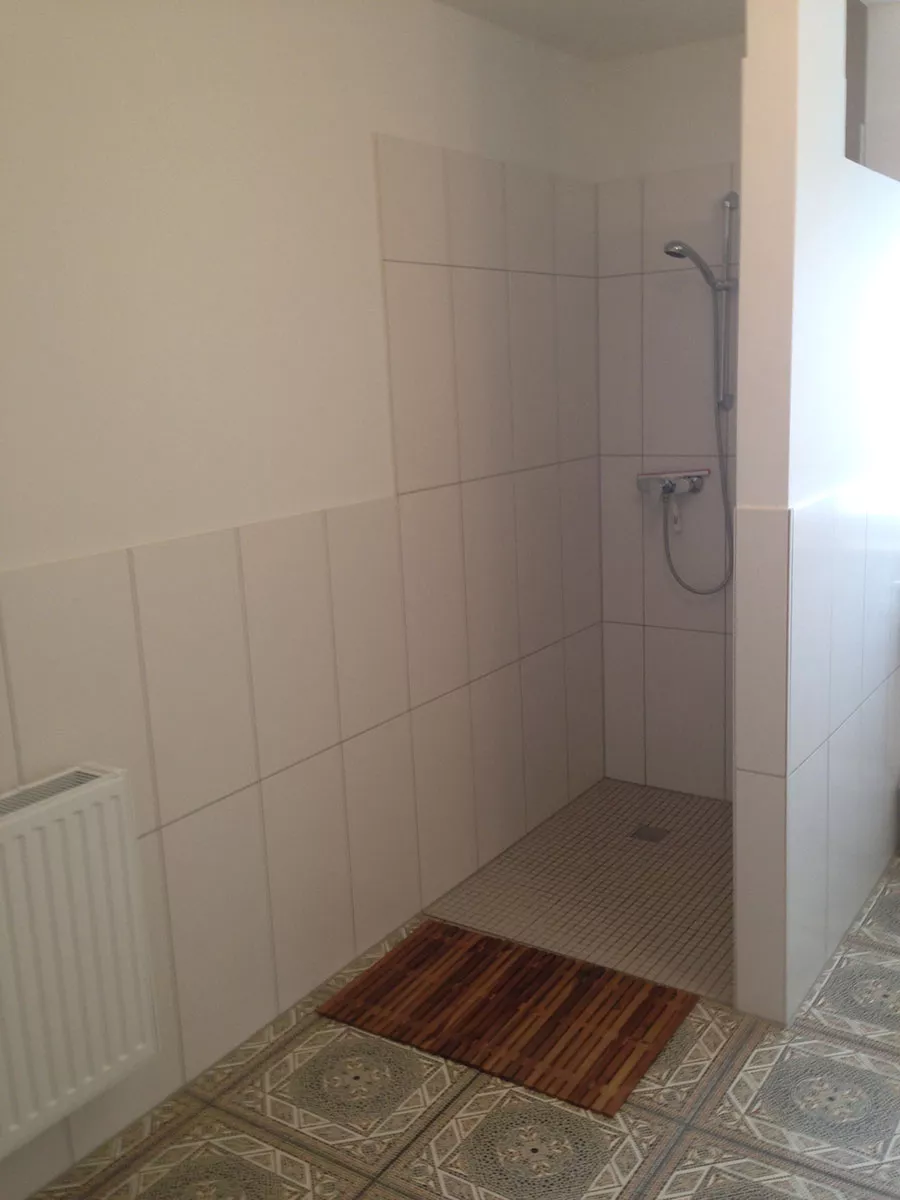Ferienhaus Deichstern – ebenerdige Dusche im Badezimmer Erdgeschoss Ferienhaus Deichstern – ebenerdige Dusche im Badezimmer Erdgeschoss