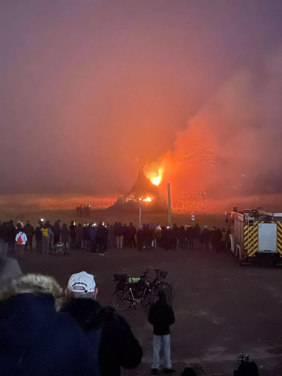 Eiderstedt – Biikebrennen in SPO, traditionelle Winterfeier an der Nordsee Eiderstedt – Biikebrennen in SPO, traditionelle Winterfeier an der Nordsee