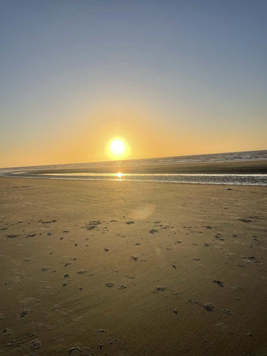 Winterlicher Sonnenuntergang in St. Peter-Ording – langer Spaziergang an der Nordsee